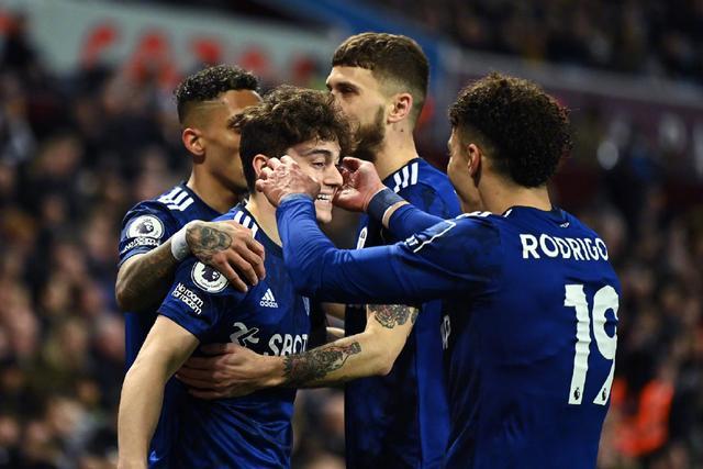 卡拉格：利物浦必须冬窗购买一名中后卫，队内储备已岌岌可危