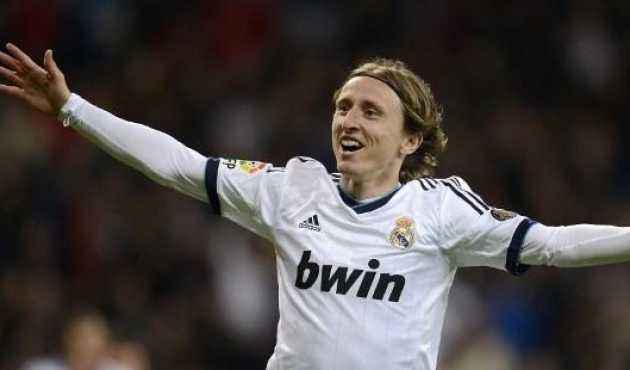 谢娜第一次下场打高尔夫获老公陪伴，甜喊张杰“老张”羡煞旁人