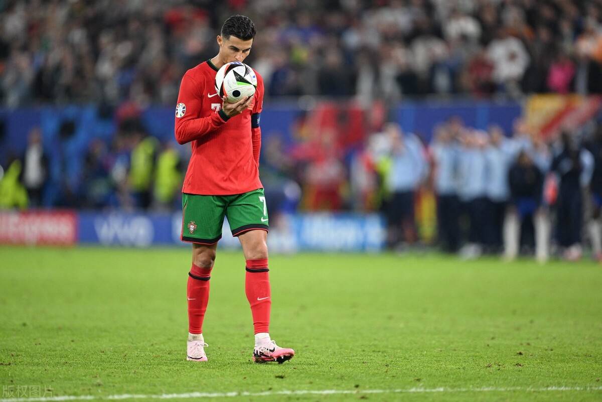 半场战报：海登海姆0-1门兴格拉德巴赫，凯文-迪克斯点射