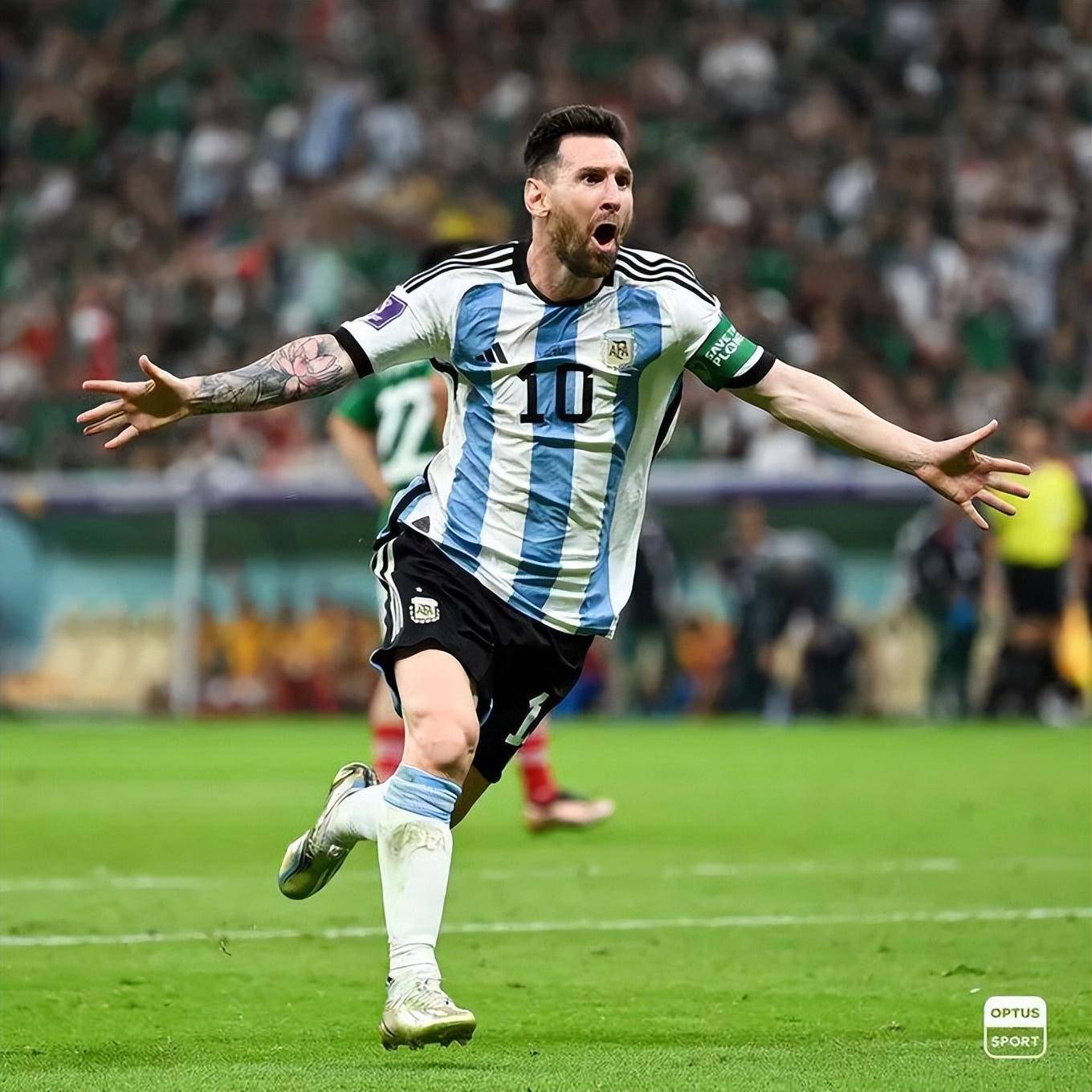 德天空：费内巴切想在冬窗引进莱万，但被莱万拒绝了