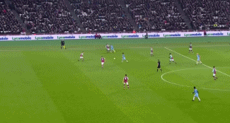 国脚连续进球引领全队节奏