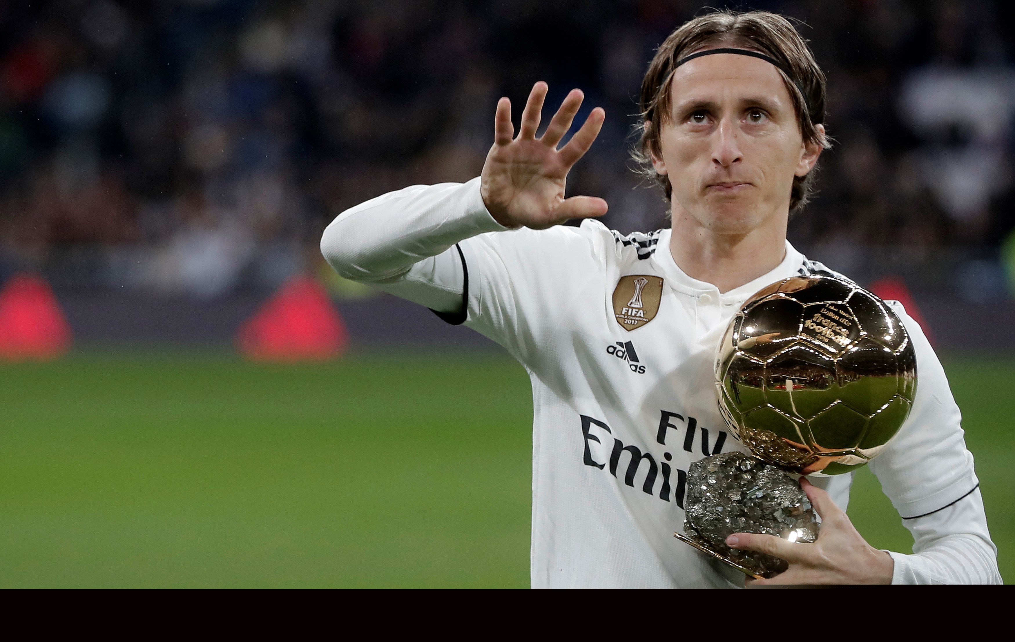 半场战报：拉齐奥1-0莱切，贡多齐建功