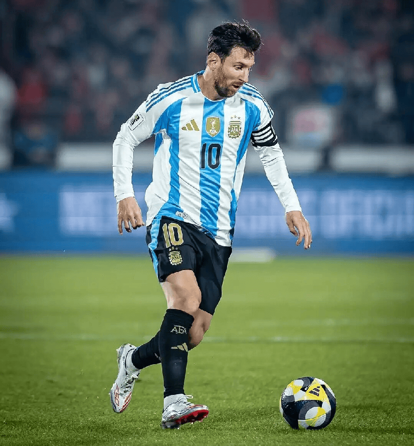 舍甫琴科：AC米兰本赛季有能力问鼎意甲，莱奥还有提升空间