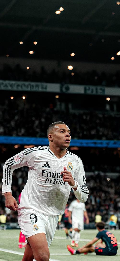 圆梦，在山顶解说解放者杯的男孩获邀与专业解说一起解说秘鲁甲