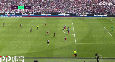 NBA：勇士末节发力 击败雷霆止住颓势