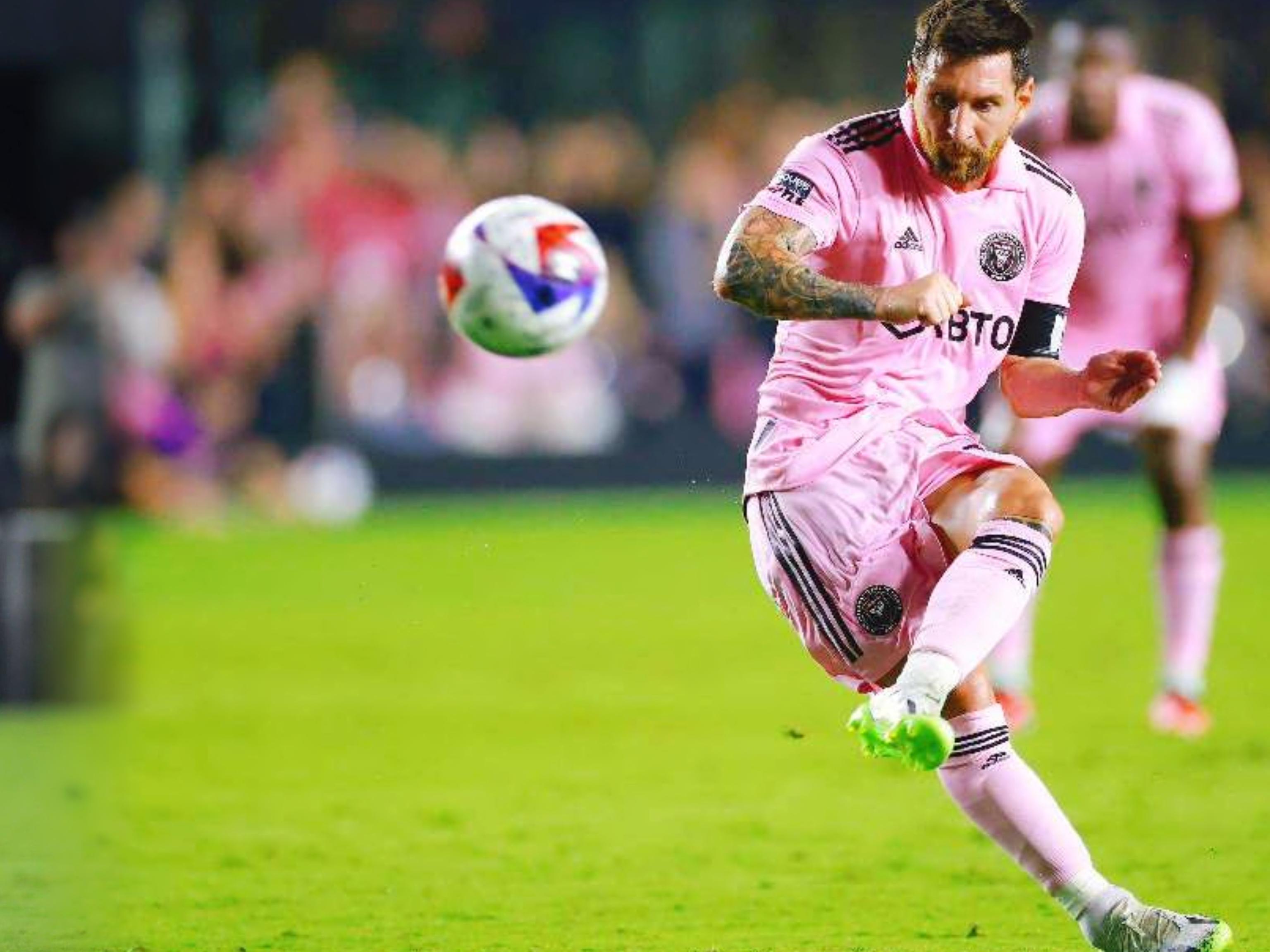 姆巴佩梅开二度，追近C罗的年度进球纪录